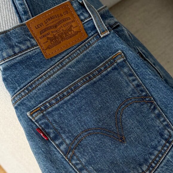 Wedgie Fit Straight Women's Jeans Medium Wash 25W x 26L - Picture 5 of 6